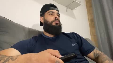 Snapshot of beardmax chatting on 30, 10, 2025 Min online show from 30, 10, 2025