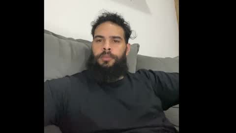 Snapshot of beardmax chatting on 4, 11, 2025 Min online show from 4, 11, 2025