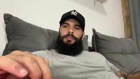 Snapshot of beardmax chatting on 10, 11, 2025 Min online show from 10, 11, 2025