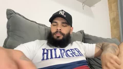 Snapshot of beardmax chatting on 27, 11, 2025 Min online show from 27, 11, 2025