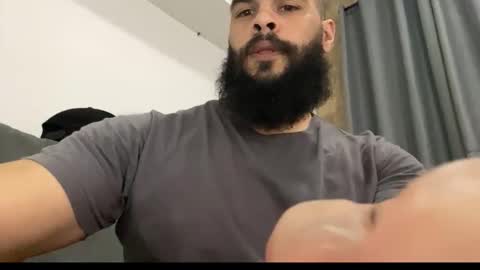 Snapshot of beardmax chatting on 1, 12, 2025 Min online show from 1, 12, 2025