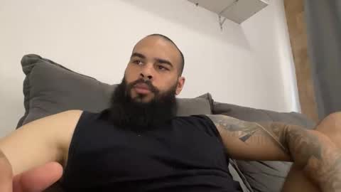 Snapshot of beardmax chatting on 5, 12, 2025 Min online show from 5, 12, 2025