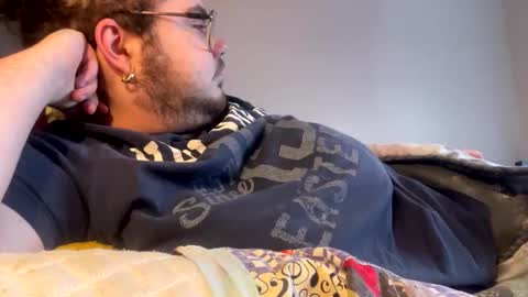 Snapshot of bearmoon820430 chatting on 17, 12, 2025 bearmoon820430 online show from 17, 12, 2025