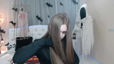 Snapshot of beataangel chatting on 5, 11, 2025 beataangel online show from 5, 11, 2025