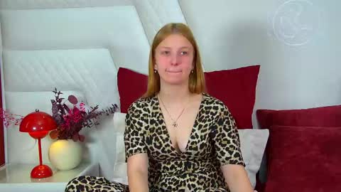 Snapshot of beatricebinoche chatting on 14, 10, 2025 Beatrice online show from 14, 10, 2025