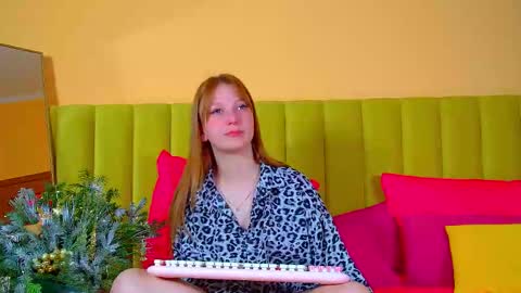 Snapshot of beatricebinoche chatting on 3, 12, 2025 Beatrice online show from 3, 12, 2025