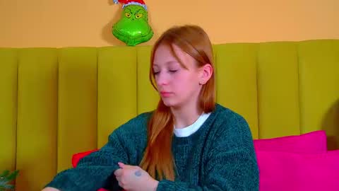 Snapshot of beatricebinoche chatting on 13, 12, 2025 Beatrice online show from 13, 12, 2025