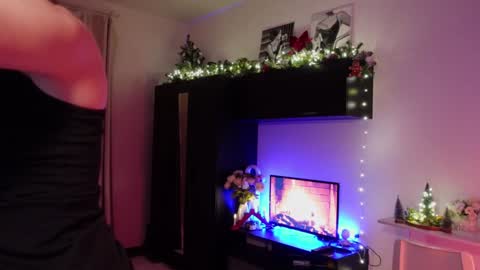 Snapshot of beatricefawne chatting on 23, 12, 2024 Bzzz Bea online show from 23, 12, 2024