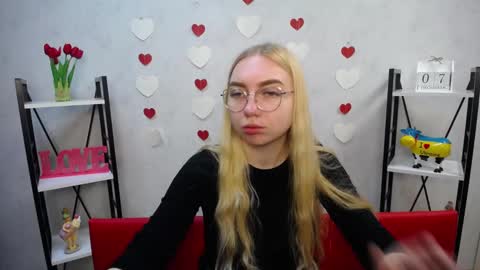 Snapshot of beatriceflyy chatting on 8, 12, 2024 BeatriceFlyy online show from 8, 12, 2024