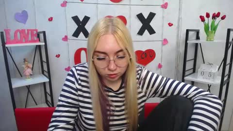 Snapshot of beatriceflyy chatting on 5, 3, 2025 BeatriceFlyy online show from 5, 3, 2025