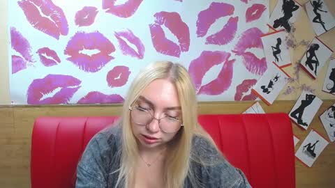 Snapshot of beatriceflyy chatting on 18, 9, 2025 BeatriceFlyy online show from 18, 9, 2025