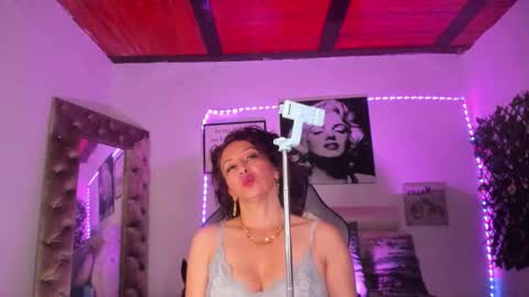 Snapshot of beatricez chatting on 16, 10, 2025 Chanel online show from 16, 10, 2025