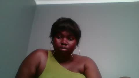 Snapshot of beautie699392 chatting on 19, 2, 2025 Lil stunner online show from 19, 2, 2025