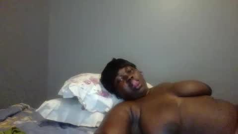 Snapshot of beautie699392 chatting on 19, 2, 2025 Lil stunner online show from 19, 2, 2025