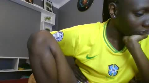 Snapshot of beautie699392 chatting on 9, 11, 2025 Lil stunner online show from 9, 11, 2025