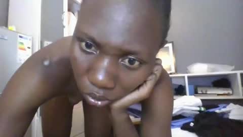 Snapshot of beautie699392 chatting on 5, 12, 2025 Lil stunner online show from 5, 12, 2025