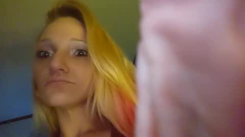 Julie Nicole online show from 18, 1, 2025