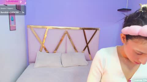 Snapshot of beautifulskinny18 chatting on 29, 12, 2024 Shalom online show from 29, 12, 2024