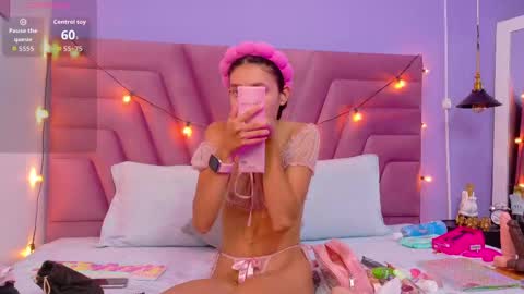 Snapshot of beautifulskinny18 chatting on 30, 9, 2025 Shalom online show from 30, 9, 2025