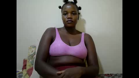 Snapshot of beauty_nina1 chatting on 18, 11, 2025 beauty_nina1 online show from 18, 11, 2025