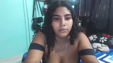 Snapshot of beautyblackpie chatting on 16, 12, 2025 Cutie Black Pie online show from 16, 12, 2025