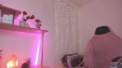 Eliise online show from 4, 10, 2025