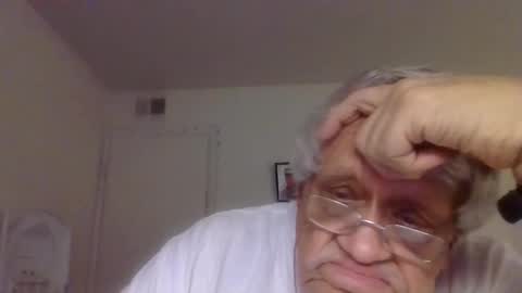 Snapshot of beautytomyeyes chatting on 2, 2, 2025 beautytomyeyes online show from 2, 2, 2025