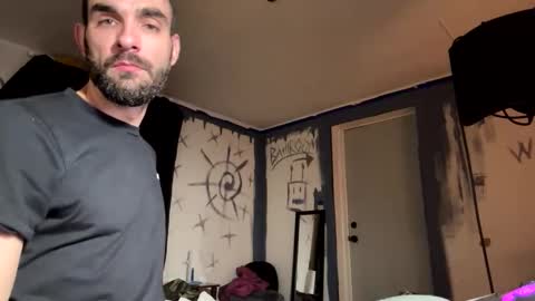 Snapshot of beautyxbeast chatting on 4, 12, 2025 BEAST online show from 4, 12, 2025