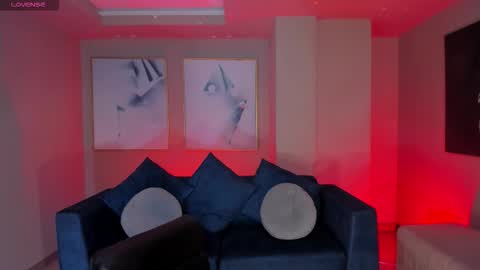 Am Becca online show from 26, 11, 2025