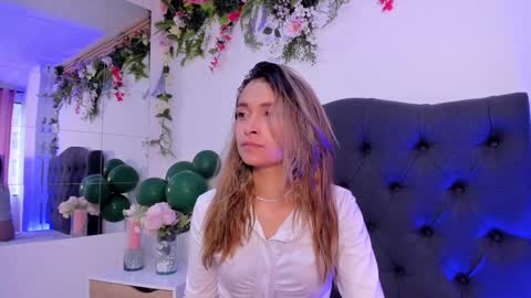 Snapshot of beccamilanni chatting on 27, 12, 2024 beccamilanni online show from 27, 12, 2024