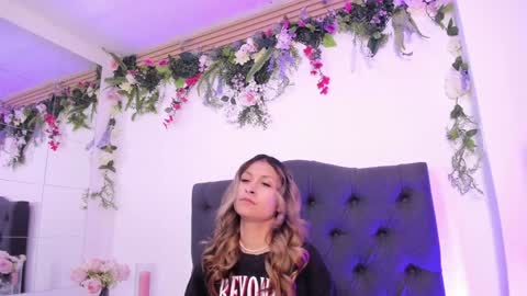 Snapshot of beccamilanni chatting on 9, 1, 2025 beccamilanni online show from 9, 1, 2025