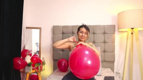 Snapshot of beccamilanni chatting on 19, 2, 2025 beccamilanni online show from 19, 2, 2025