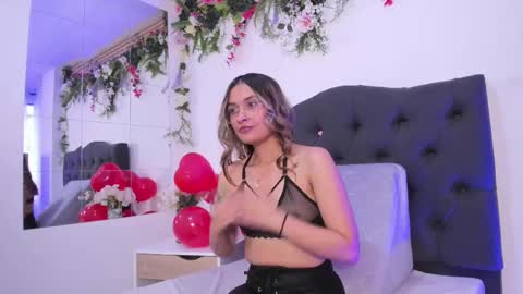 Snapshot of beccamilanni chatting on 21, 2, 2025 beccamilanni online show from 21, 2, 2025