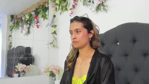 Snapshot of beccamilanni chatting on 27, 2, 2025 beccamilanni online show from 27, 2, 2025