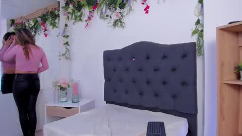 Snapshot of beccamilanni chatting on 28, 2, 2025 beccamilanni online show from 28, 2, 2025