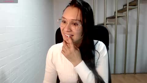 Daniela online show from 8, 3, 2025