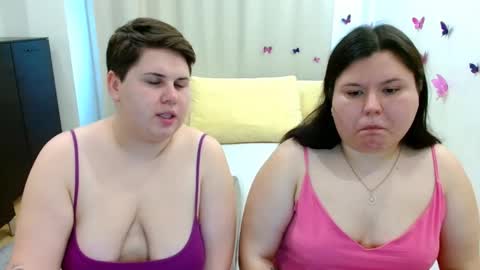 Snapshot of beckyandellen chatting on 18, 9, 2025 BeckyAndEllen online show from 18, 9, 2025