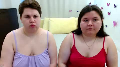 Snapshot of beckyandellen chatting on 28, 9, 2025 BeckyAndEllen online show from 28, 9, 2025