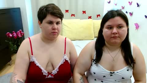 Snapshot of beckyandellen chatting on 13, 10, 2025 BeckyAndEllen online show from 13, 10, 2025
