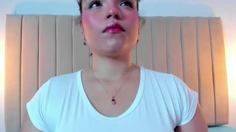 Snapshot of beckybeaumont chatting on 19, 12, 2024 BEKY online show from 19, 12, 2024