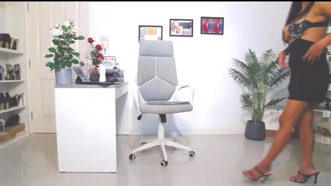 Snapshot of beebeethai chatting on 9, 3, 2025 Bee if you ever see the girl who can take 12 inch all the way inside the ass try me online show from 9, 3, 2025