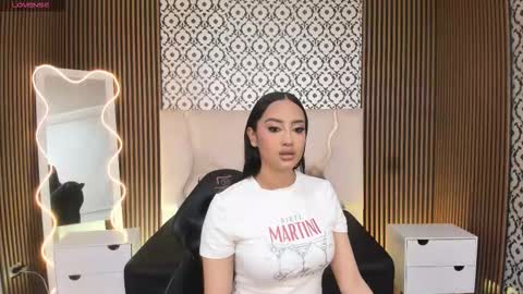 Snapshot of beella_tay1 chatting on 10, 11, 2025 BELLA online show from 10, 11, 2025