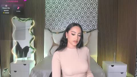 Snapshot of beella_tay1 chatting on 25, 11, 2025 BELLA online show from 25, 11, 2025