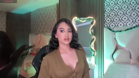 Snapshot of beella_tay1 chatting on 29, 11, 2025 BELLA online show from 29, 11, 2025