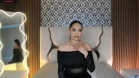 Snapshot of beella_tay1 chatting on 16, 12, 2025 BELLA online show from 16, 12, 2025