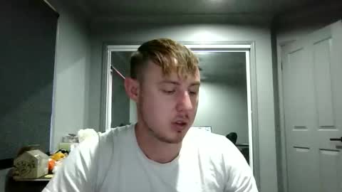 Snapshot of beelzebubxo chatting on 8, 10, 2025 beelzebubxo online show from 8, 10, 2025