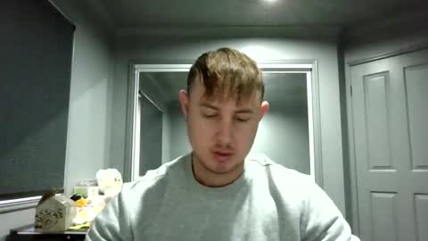 Snapshot of beelzebubxo chatting on 23, 10, 2025 beelzebubxo online show from 23, 10, 2025