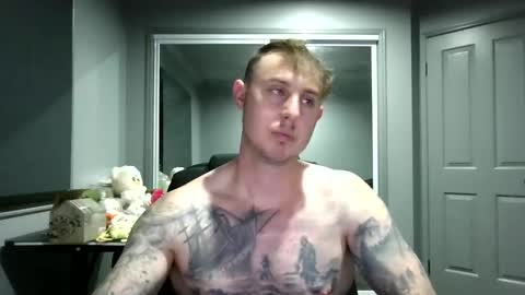 Snapshot of beelzebubxo chatting on 14, 11, 2025 beelzebubxo online show from 14, 11, 2025