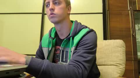 Snapshot of behindclosedeyes chatting on 27, 10, 2025 Igor online show from 27, 10, 2025