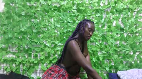 Snapshot of beib_love chatting on 2, 12, 2025 beib_love online show from 2, 12, 2025